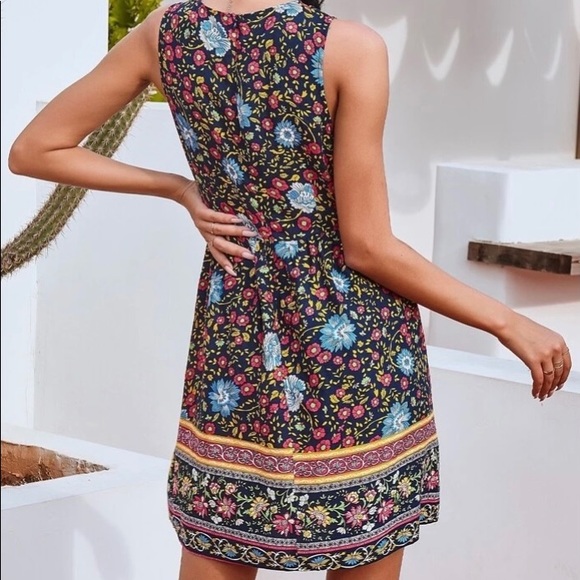 🆕NEW!🛍 Floral Boho Sleeveless Dress - Picture 3 of 4